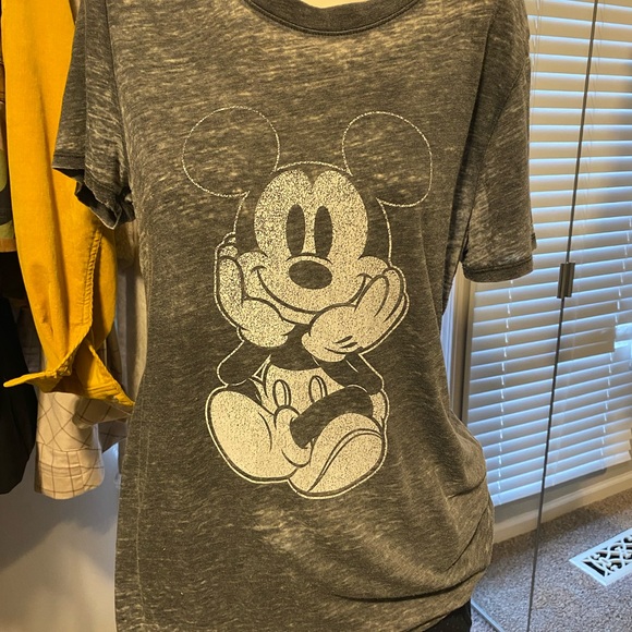 Disney Tops - Adorable Mickey Mouse shirt.
